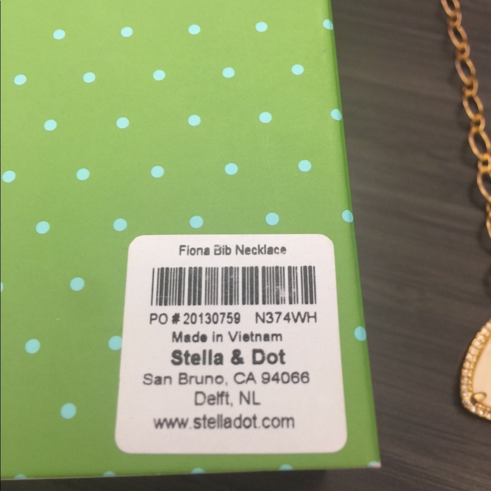 Stella and Dot Fiona Bib Necklace - Picture 4 of 4